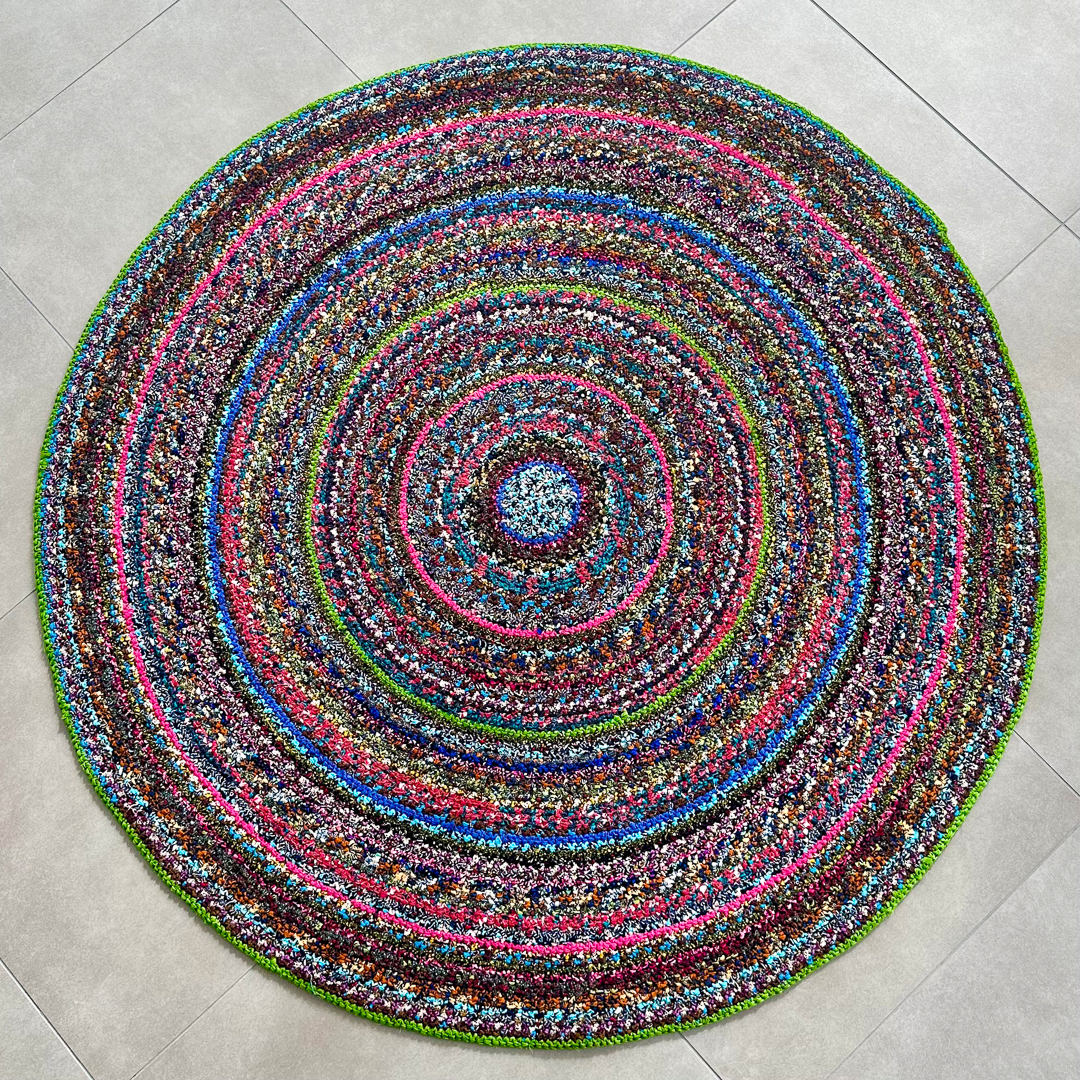 Handwoven Rug Multi-Color/Green